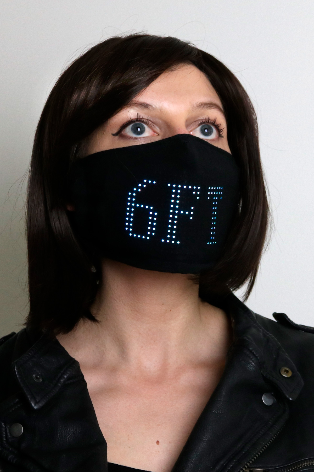 http://www.lumencouture.com/wp-content/uploads/2020/04/led_matrix_face_mask-1.jpg