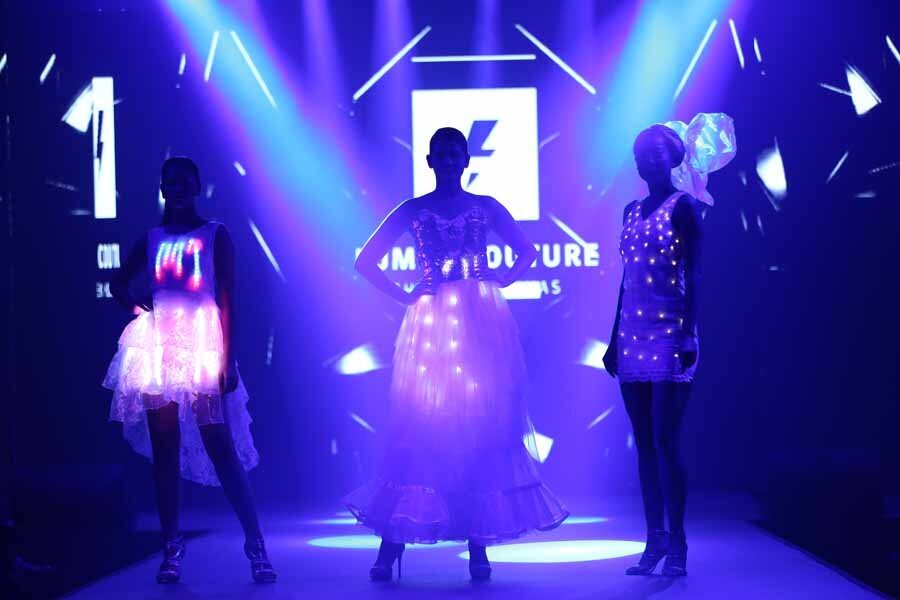 Fashion show performance photo